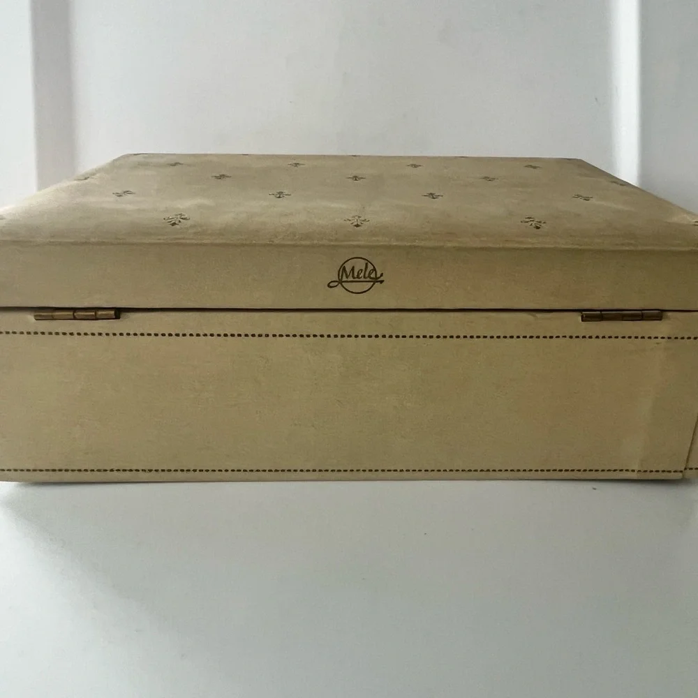 MELE vintage mid-century cream and gold fleur de lis jewelry box